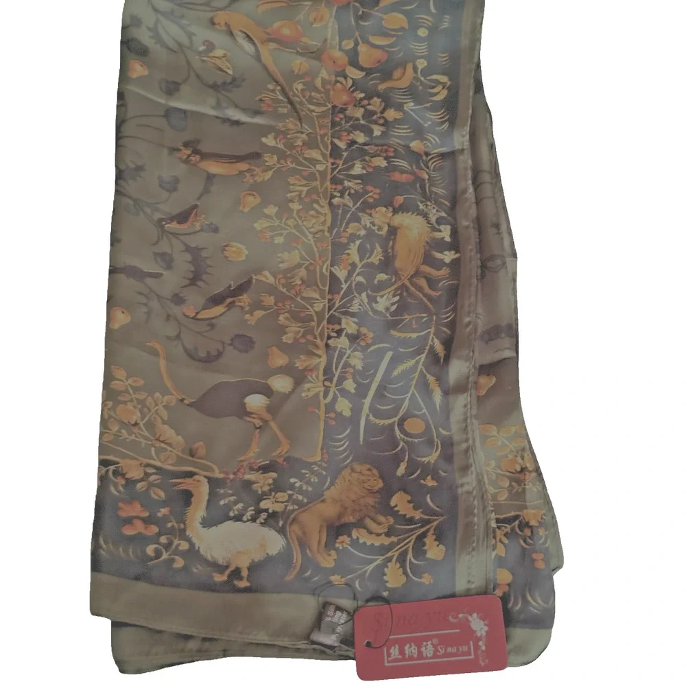 Scarf Bird & Animal Tapestry Print Green Silk-Feel Shawl New With Tags Si Na Yu